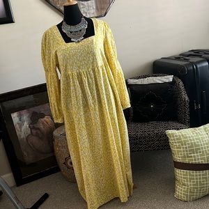 Fab and bright yellow and white dress by Who What Wear in 💯 cotton!